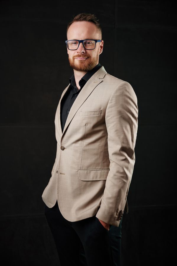 Miroslav Antoška Kontakt